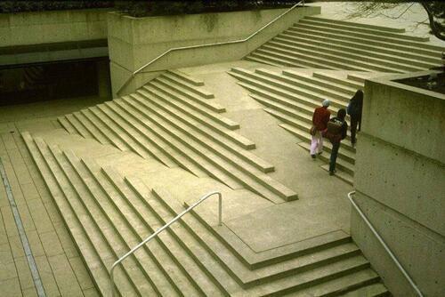 peterglaser's tweet image. Perfect design and utility - wheelchair friendly steps  RT @textundblog @JonnyGeller