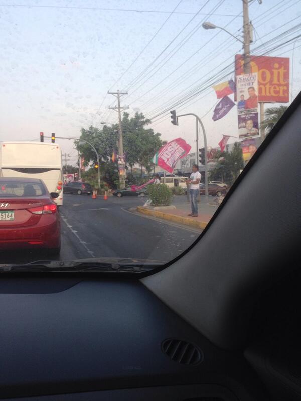 Haciendo politica a esta hora? 😡 y el Tranque que?