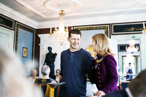 Kongelig frokost i dag med ordfører Christine Sagen Helgø! 
Foto: Signe Christine Urdal
facebook.com/pages/Gatemaga…