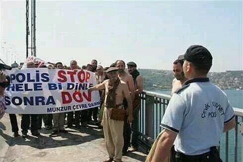 RT
"@Sevgili_Deli: POLİS STOP! 
HELE Bİ DİNLE
SONRA DÖV
:D "