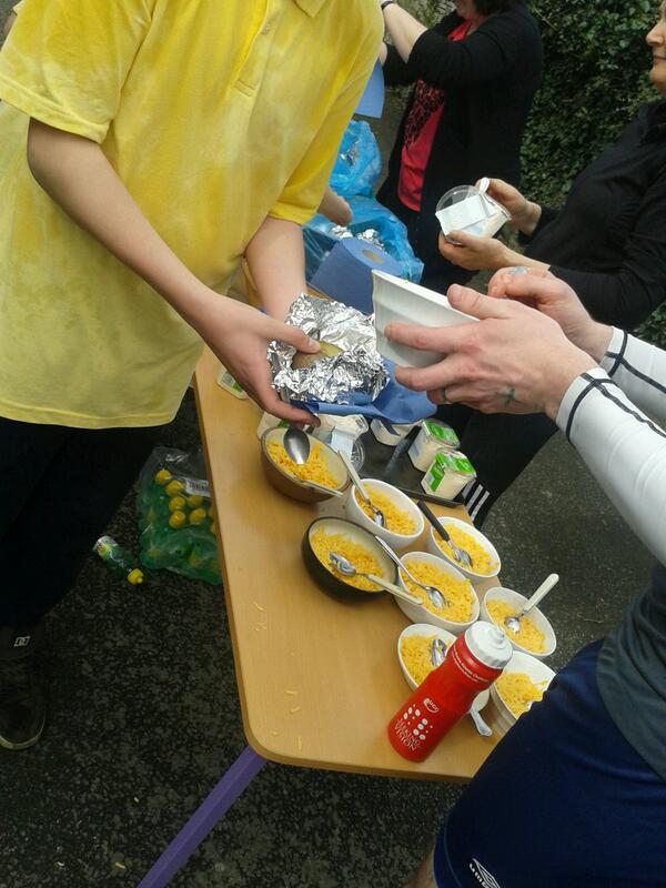 MsCOSullivan's tweet photo. Post run baked potato #edchatie #stfinians #newcastlelyons http://t.co/oGuF1DF8wc