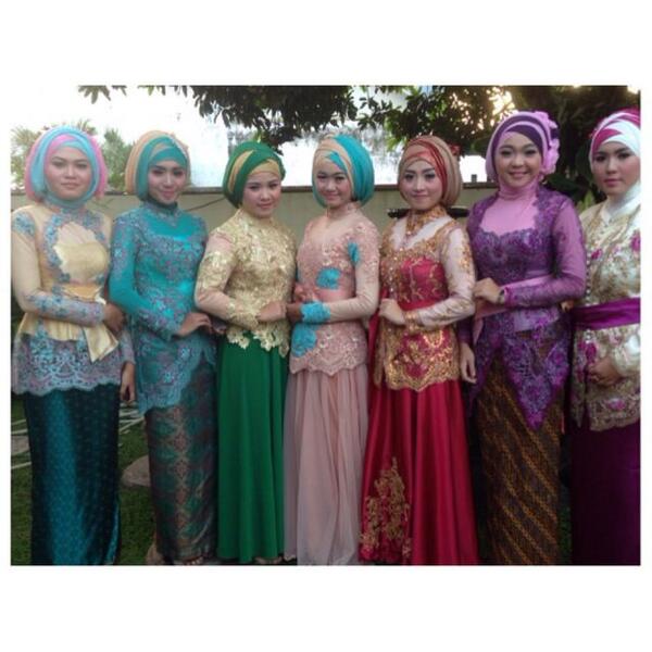 GLOWandGLOW's tweet photo. unej graduation maret 2014 http://t.co/l7GocX7SLl