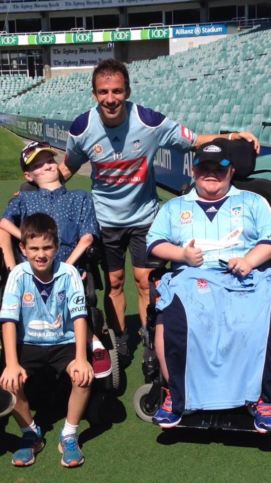 Jordan and Kieran from #SydneyPFC with <a href="/delpieroale/">Alessandro Del Piero</a> and <a href="/SydneyFC/">Sydney FC</a> today. #Powerchairfootball