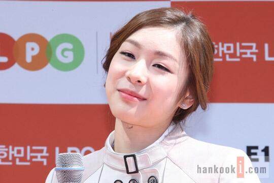 피겨여왕 김연아의 현역 은퇴무대가 될 아이스쇼 입장권이 예매시작 30분만에 매진됐답니다
갈라 프로그램은, 오페라 "투란도트" 중 "공주는 잠 못 이루고"로 선정했습니다. (5월4일~6일 서울올림픽 체조경기장)