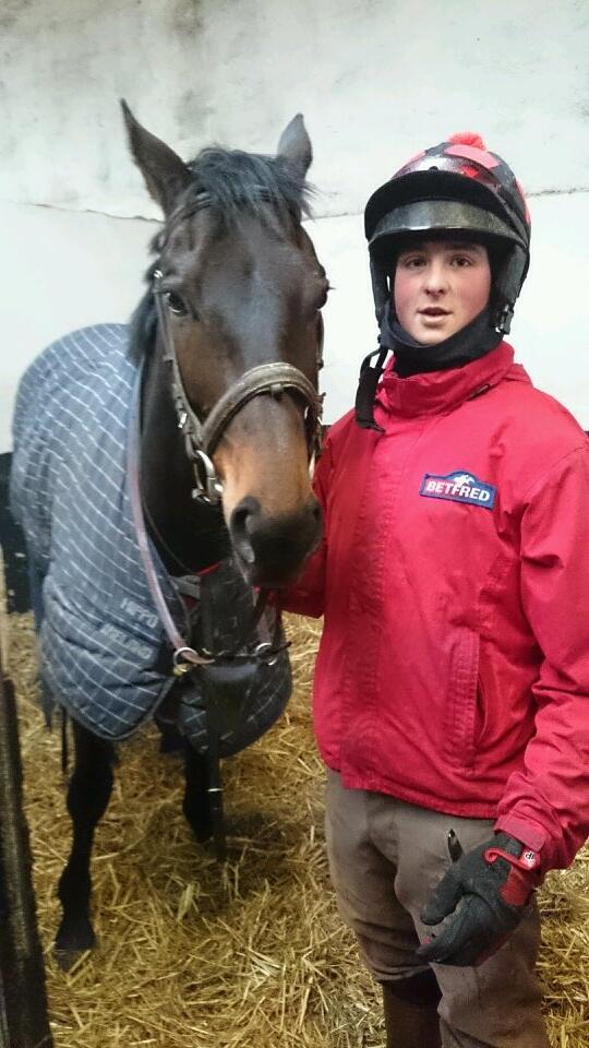 reecejaro's tweet photo. @TheJockeyClub me and vintage star #OurGrandestTeam http://t.co/pwMQR4saLW
