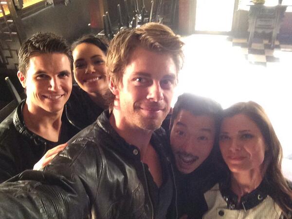 LukeMitchell__'s tweet photo. It's 1:30am here &amp; we're filming our Season Finale! ENJOY THE PREMIERE AUSTRALIA! #TheTomorrowPeople @FOX8tv #Selfie http://t.co/Hjh4ZWSMlk