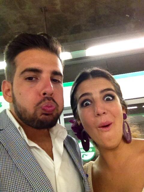 QuiqueLuque1's tweet photo. Feliz cumple carapan!! @AlePeloRock estoy deseando de jartarme de jervejita al sol contigo!! Te quiero tela manoplas! http://t.co/uYXqV7QQ1f