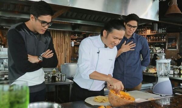 Sneak peak....sstt...<a href="/chefstable_net/">Chef's Table NET.</a> sangat enak makanannnyaaa...maauu lagiii