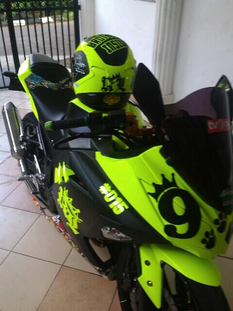 ryanlie15's tweet photo. Hadiah buat dd dan abang turun sirkuit #lirik @fajrinregaeman  hihihi tapi nanti kalau kk sudah pensiun hehe http://t.co/dumpkR6rOq