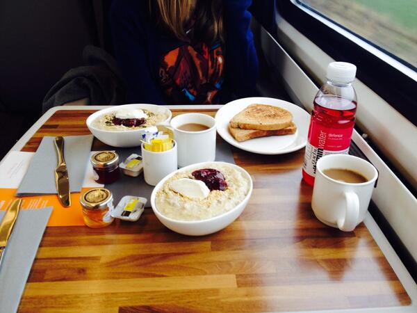 BonniePowells's tweet photo. First class to Glasgow http://t.co/o8PjIZvsGE