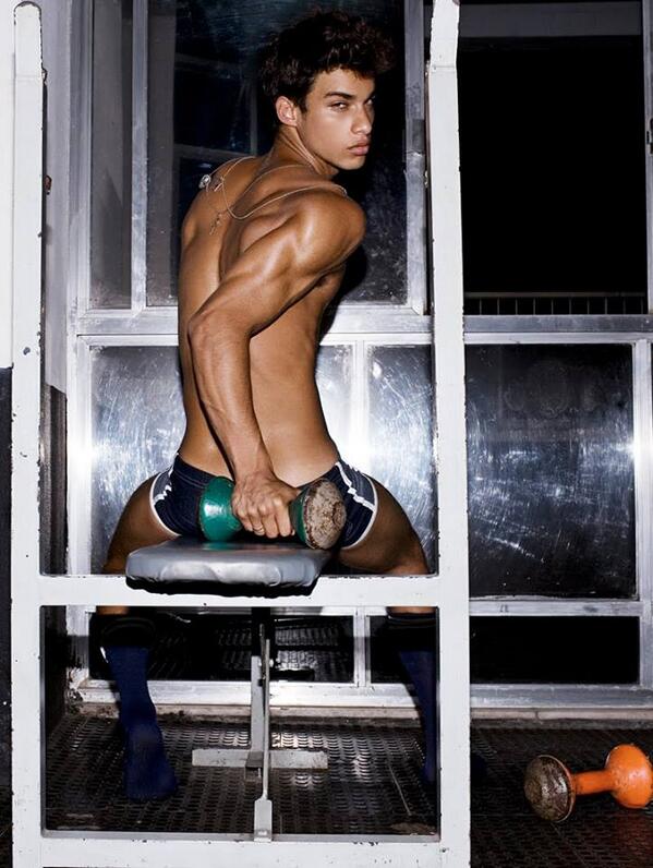 GayBelfast's tweet photo. OMFG!!!! I want this #fitlads gorgeous legs wrapped around me as he fucks his #cumload raw into me #gaybelfastlads http://t.co/t461lE3sEa