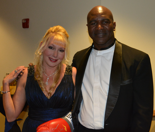 MiaMakiShow's tweet photo. Thank You Friends #KnockOutWorldHunger @Yankbarry @gogvc @holyfield @miawesbrooks http://t.co/gJcGXpcG7r