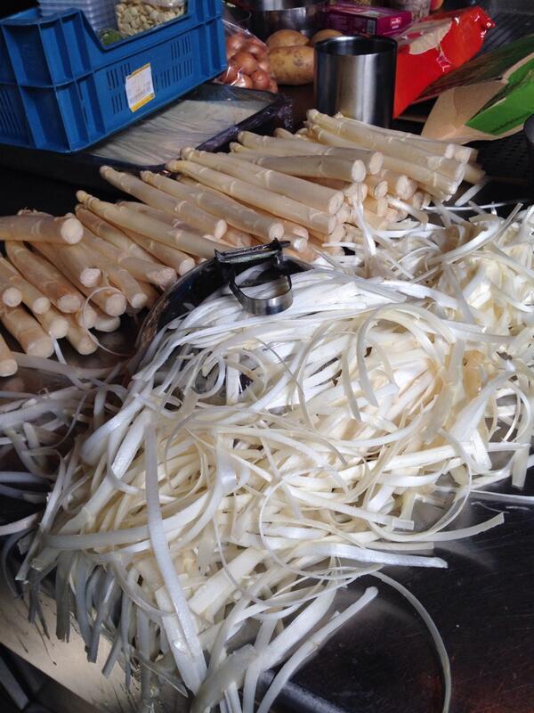 Vanavond weer nieuwe kaart <a href="/BijTeus/">Bij Teus</a> #aspergers