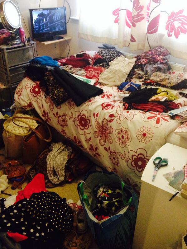 hola_chloe's tweet image. So when I say I have nothing to wear... #wardrobeproblems