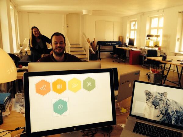 eriksteen's tweet photo. It's fun to make icons for call to action buttons #drupal #cph #webdesign http://t.co/Hwfe06gKfr