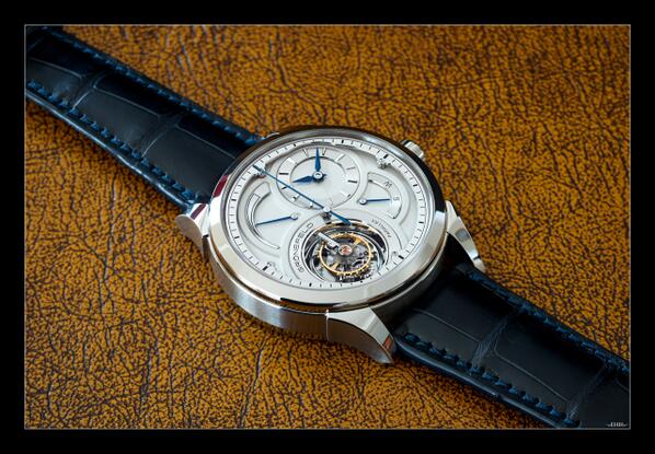 timezone_com's tweet photo. Two picts of the @GronefeldTime Parallax Tourbillon by EDWIN HEUSINKVELD #Baselword2014 (http://t.co/83iBiA9B99) http://t.co/56WOzb9QzH