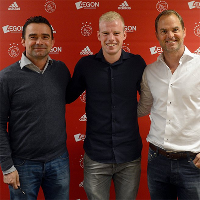 AFCAjax's tweet photo. #Ajax en Davy Klaassen zijn akkoord over een nieuw en verbeterd contract t/m 30 juni 2018. http://t.co/laD0RD880i http://t.co/1F8csRuPvL