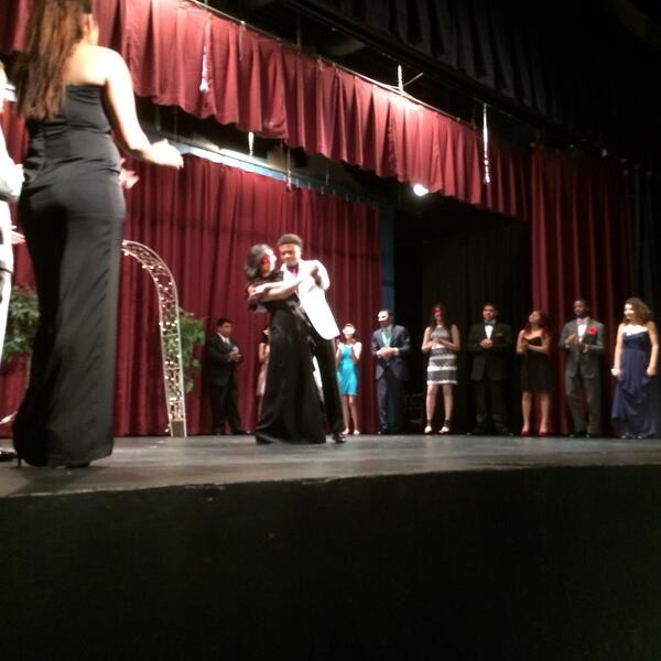 jmstreetclothes's tweet photo. #stprom14 #glencliff #happy http://t.co/3LEunh2Bco