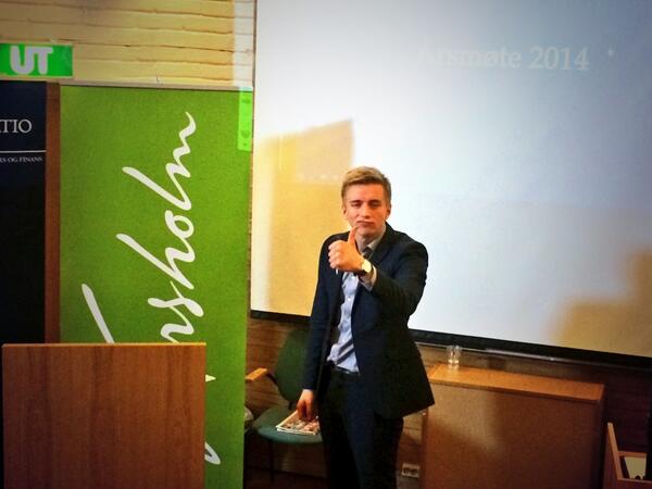CForensis's tweet photo. Nå kjører vi show! #Generalforsamling #Forensis http://t.co/kR7lHkgIBX