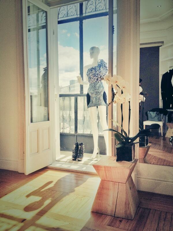 Disfrutando la luz de Madrid y espíritu de París en <a href="/ALVARNOstudio/">ALVARNO</a> con <a href="/VogueSpain/">Vogue España</a> <a href="/_ineslorenzo_/">Ines Lorenzo</a> <a href="/Belenantolin_/">belen antolin</a>