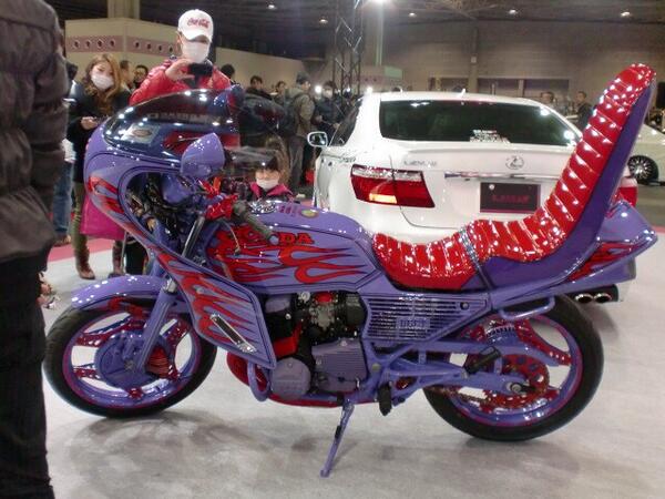 ファイヤーパターン紫バイク バイクカウル 黒と紫 のファイヤーカラー 