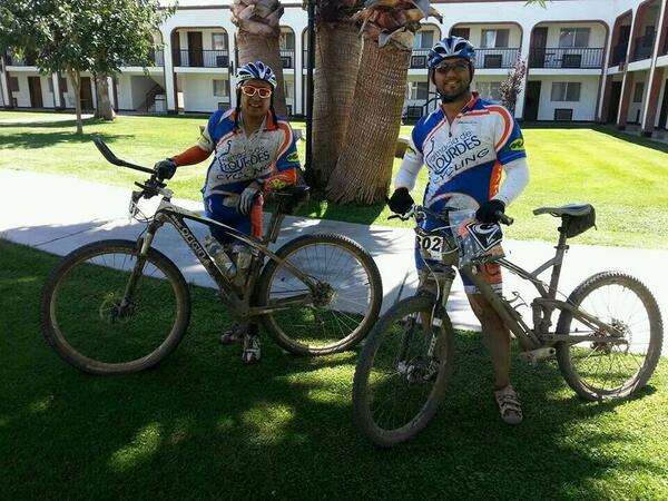 Adriaxlive's tweet photo. Compañeros del deporte! http://t.co/4JPWGqMngC