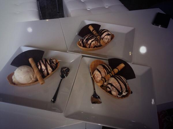 Estefanii_16's tweet photo. En @CafeteriaAtenea con @MariaPenedo95 @NatyCosta4 @loliaguilera09 http://t.co/rhWPGYfJM8