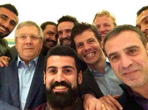 Fener1an's tweet photo. Yılın Selife'si

CinConuKimse 6mızdanALAMAZ http://t.co/769XWX7G5y
