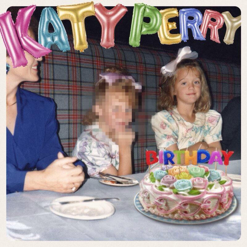 Chart/Ventas » "Birthday" [#7CAN #17USA #19NZ/WW #22UK #25AUS #26NED #47IRE] BkUQn8zCAAARtYn