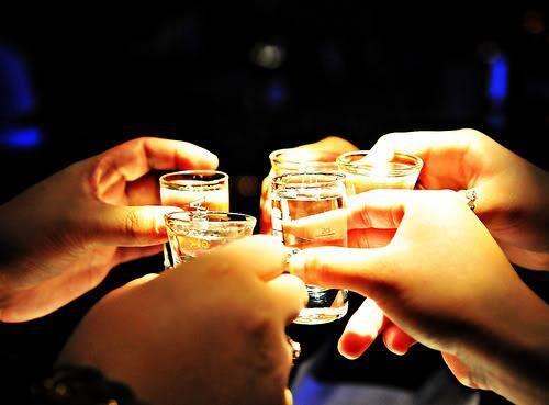 Boyis_Bar's tweet photo. Unos shots por el juevebes, ¿quién dice yo?. http://t.co/YIhQsO3sod