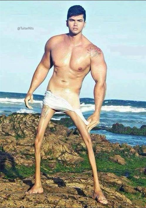 TuiterHits's tweet photo. Cientificos alemanes descubren una nueva raza de humanoides que habitan en gimnasios y discotecas de España.. http://t.co/3eXjSgp5fI