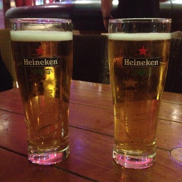 LeicesterTigers's tweet photo. Cheers to a #heinekencup quarter-final weekend! http://t.co/maxZY1OMKX