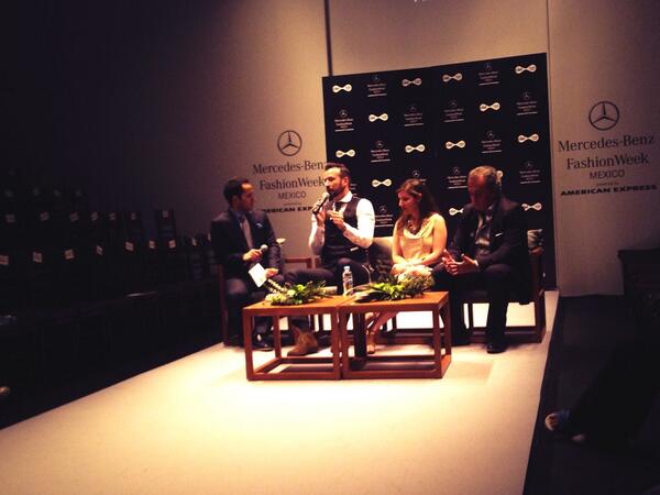 VivalaModamx's tweet image. Gloria Canales, Juanchi Torre y Víctor Bucardo hablando de e-commerce o e-shopping en México @fashionweekmx