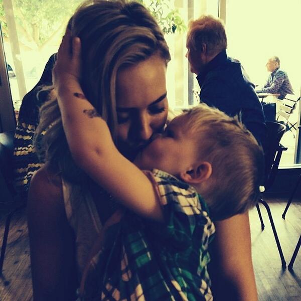HilaryDuff's tweet photo. 💋'n like we mean it. (MC gets photo cred for this 1) http://t.co/7Nl54vb2JP