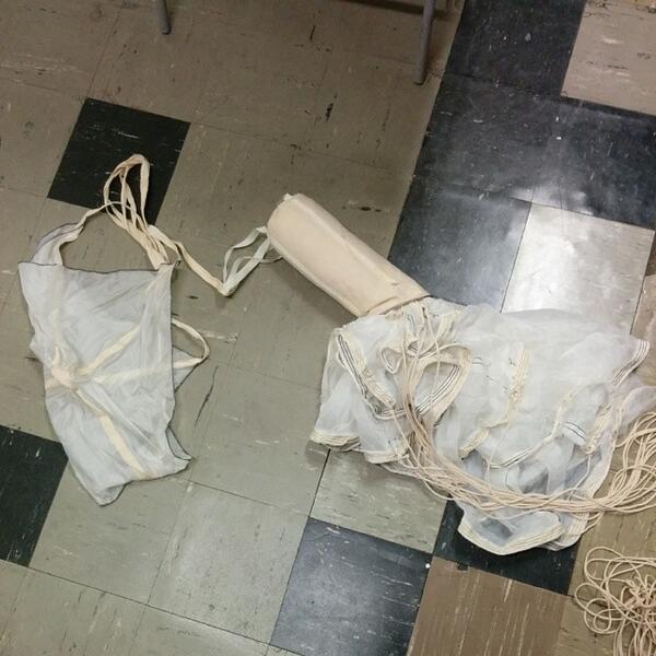 mimecine's tweet image. How do you pack these things? I bet it isn&apos;t so important. #expresselevator ift.tt/PpgGjv