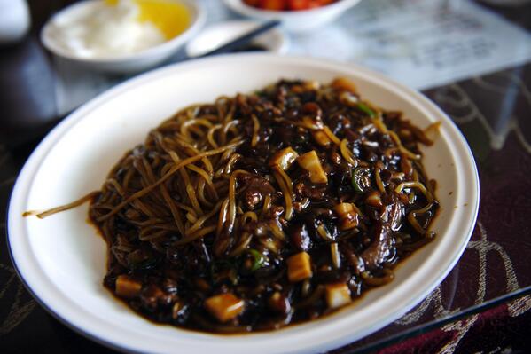 caasar's tweet image. [중구중앙동] 부드럽고 매콤한 맛 쟁반자장 "동해반점"daewg.blog.me/120210766399