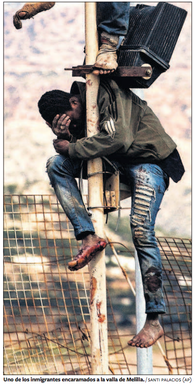 SitaCarapappel's tweet photo. "@manubenas: Tremenda foto en la portada de El País.  #Vergüenza http://t.co/0BHIOCJtVY vía @vicentmontagud"
Degradacion humana.
