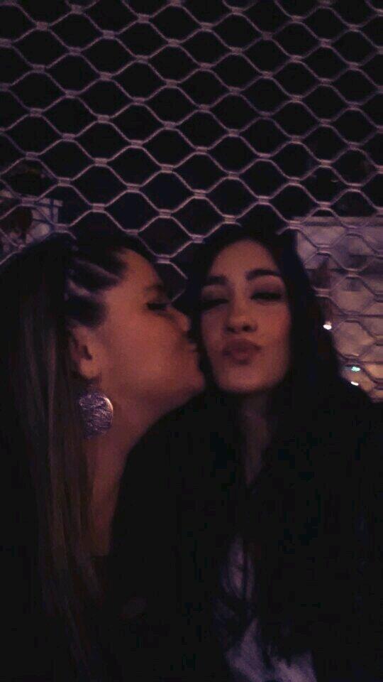 laurambtc's tweet photo. Empezando la nochecitaaaa @paaulasanchezz http://t.co/sO0ro4WOht