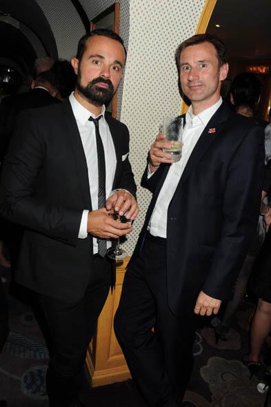 "This stinks" <a href="/LukeJohnsonRCP/">Luke Johnson</a> <a href="/LondonLive/">London Live</a> #londonlive <a href="/mrevgenylebedev/">Evgeny Lebedev</a> <a href="/Jeremy_Hunt/">Sir Jeremy Hunt MP</a>