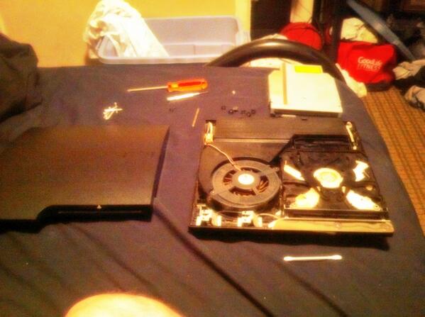 RyGilly's tweet photo. I'd sell my body, or my soul, for a #PS4 right now #PS3problems http://t.co/HTNMfFXtqC