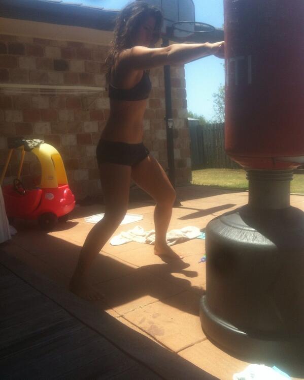 MahuikaSasha's tweet photo. Train hard get fit #fitnessmotivation #athleteproblems http://t.co/YQ6bjU0lWH