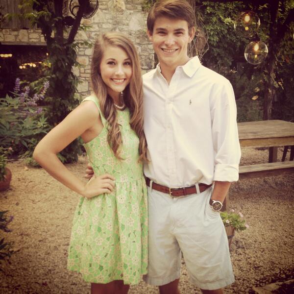 ABrunetteBeaut's tweet image. #IfWeDate Please!!