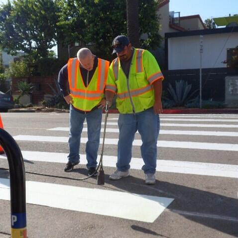 NaderAsmarDOT's tweet photo. CM Bonin and LADOT crews installed Continental Xwalk at Abbot Kinney and Boccaccio/Marr this morning. Thx @mikebonin! http://t.co/fM2ciAGmyi