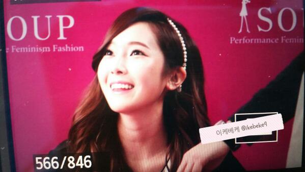 [PIC][04-04-2014]Jessica tham dự buổi fansign cho thương hiệu "SOUP" vào trưa nay BkW26YYCAAEaMtV