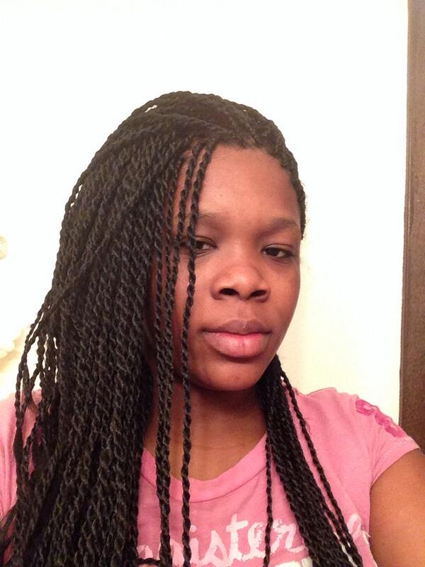 cleojones63's tweet photo. Yesterday flow doing my hair 350am up bored http://t.co/wShFwcIYpZ