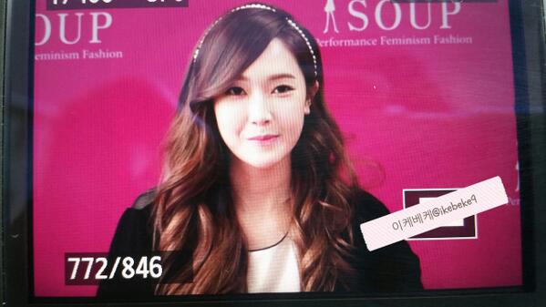 [PIC][04-04-2014]Jessica tham dự buổi fansign cho thương hiệu "SOUP" vào trưa nay BkW3FdJIAAEFcst