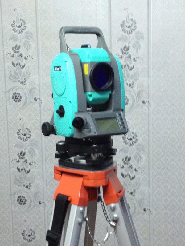 Новый друг, Nikon Nivo 5M ;-)