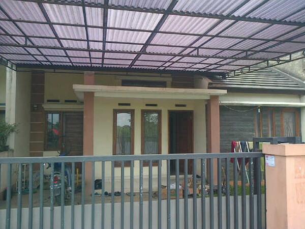 Dikur98's tweet photo. @infobdg jual rumah Arcamanik. 167/126,5kt,2km.carport kanopy.halaman luas,750jt(nego). http://t.co/NJFH8GO41A