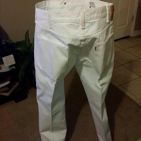 ChiefKeefsDread's tweet image. NEVER TAKING MY LEVI'S TO THE CLEANERS AGAIN.. THEY DONT EVEN NEED ME NO MORE 😖