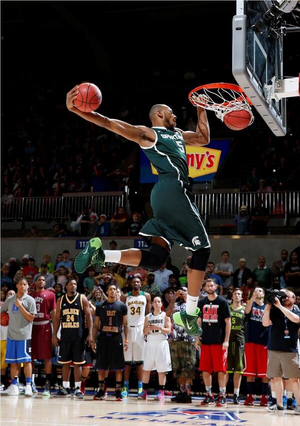 VIDEO: The college basketball dunk contest featured some insane dunks bit.ly/1dSnXUq
